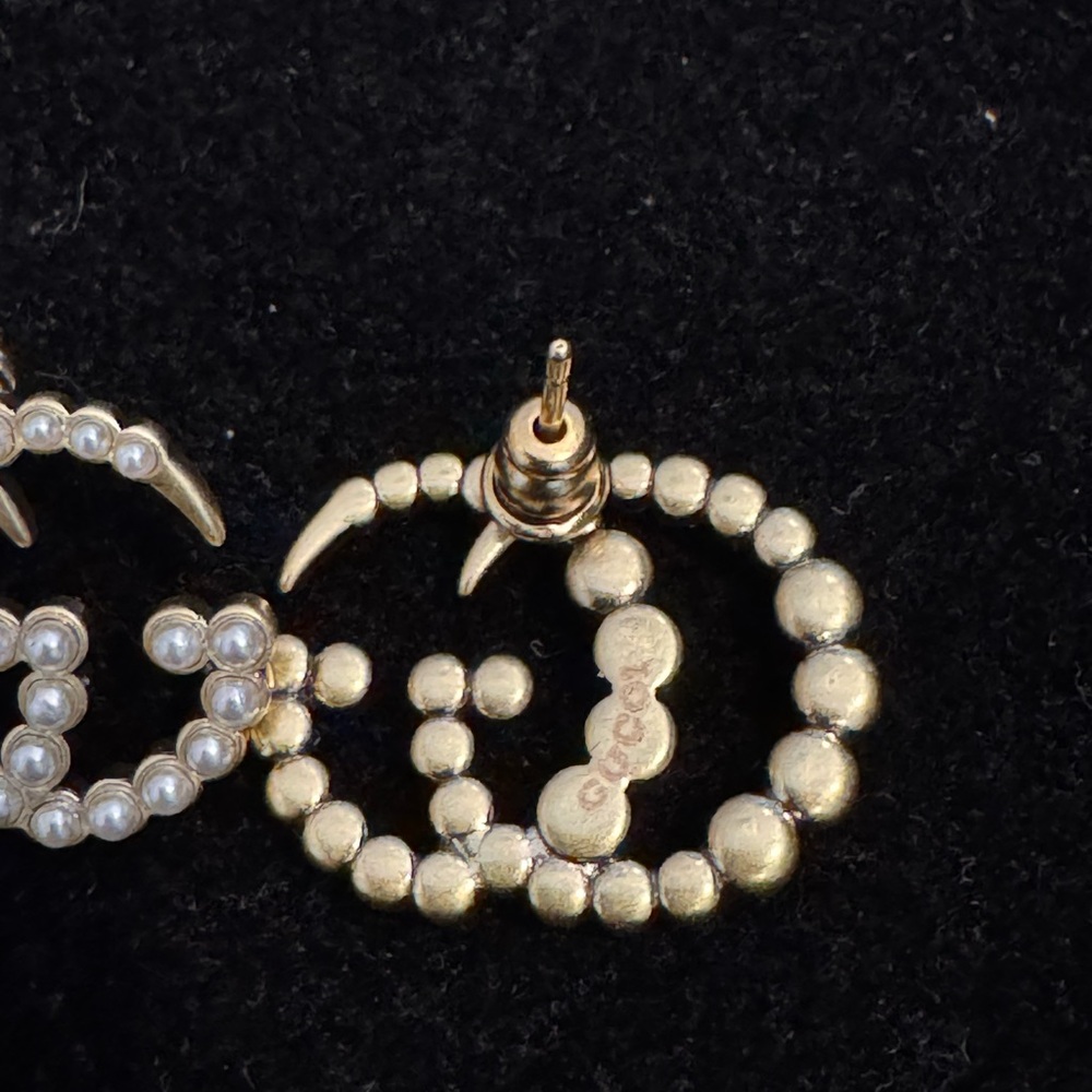 Gucci Gold and Cream Pearl Earrings with Sophisticated Design - Picture 3 of 6